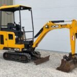 Miniexcavadora JCB 15C-1 usada, 2018 — motor diésel Perkins y 3 cucharones