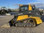 Cargadora compacta de orugas John Deere 335 P usada, 2024
