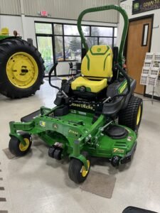 Cortacésped comercial diésel John Deere Z994R de giro cero, 2025