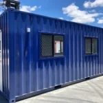 Contenedor de 40 pies con baños, regaderas y área de descanso