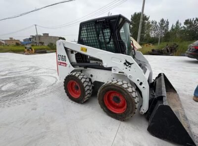 Minicargadora Bobcat S530 usada, 2023