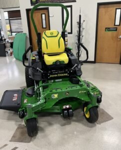 Cortacésped comercial diésel John Deere Z994R de giro cero, 2025
