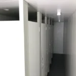 Contenedor de 40 pies con baños, regaderas y área de descanso - Imagen 5
